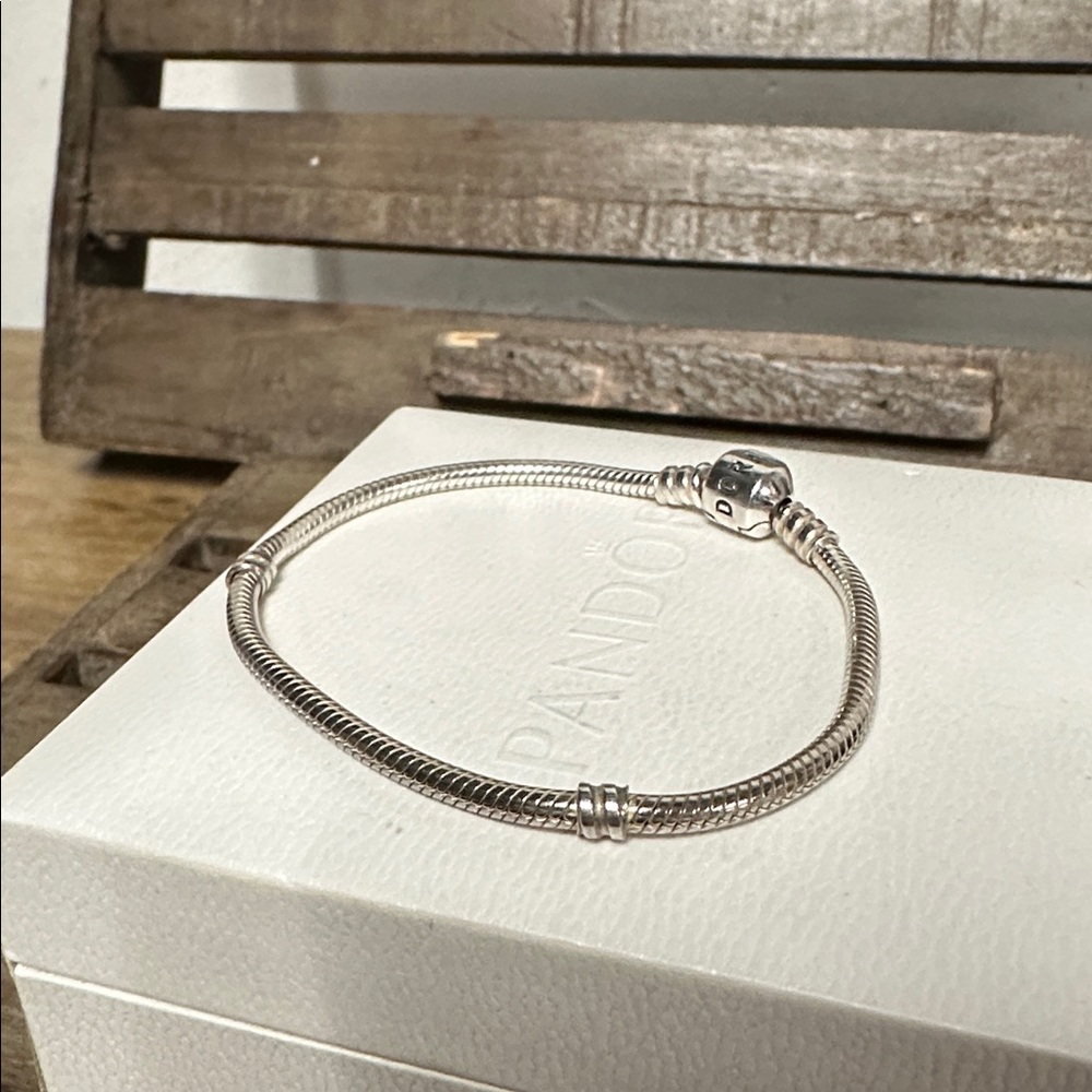 Pandora great shape sterling silver signature barrel clasp s925 charm bracelet - Picture 3 of 5